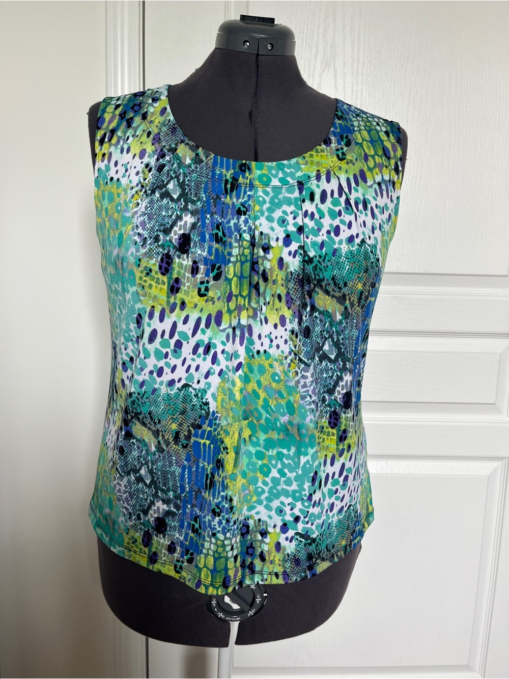 Jones Studio Teal, Green & Blue Printed Sleeveless Top